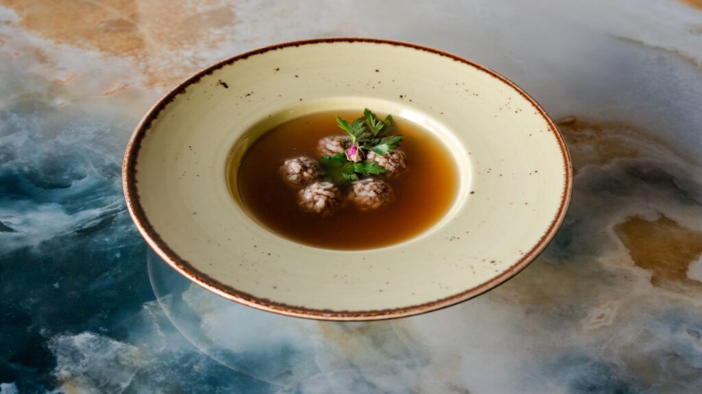 BEEF BROTH WITH MEATBALS