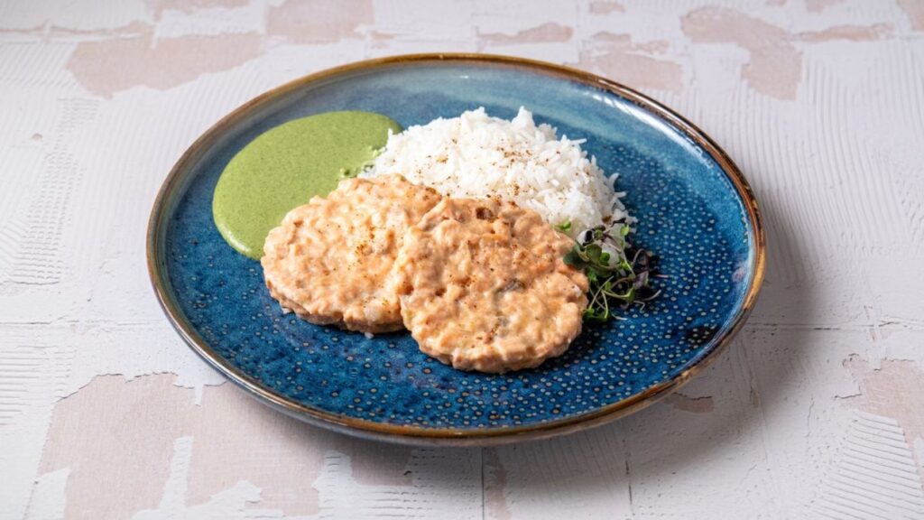Steamed Salmon Patties